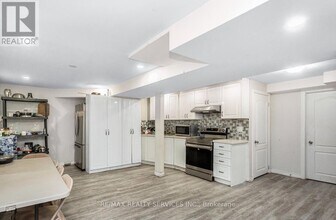 20 Driscoll Dr in Brampton, ON - Building Photo - Building Photo