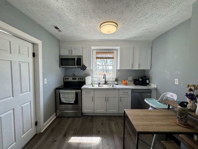 400 Shenandoah Rd in Hampton, VA - Building Photo - Building Photo