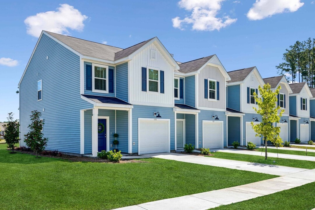 Easthaven in Pooler, GA - Building Photo