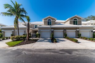 4705 Hawks Nest Way in Naples, FL - Building Photo
