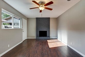 2607 Parker Ln-Unit -A in Austin, TX - Building Photo - Building Photo