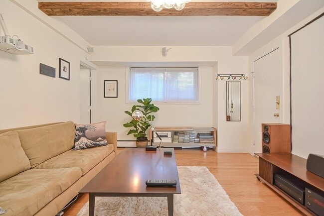 1722 Commonwealth Ave in Boston, MA - Building Photo - Building Photo