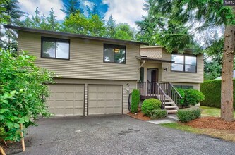 17417 28th Ave SE in Bothell, WA - Building Photo - Building Photo