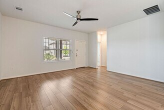 302 Timber Brook Dr in Hutto, TX - Building Photo - Building Photo