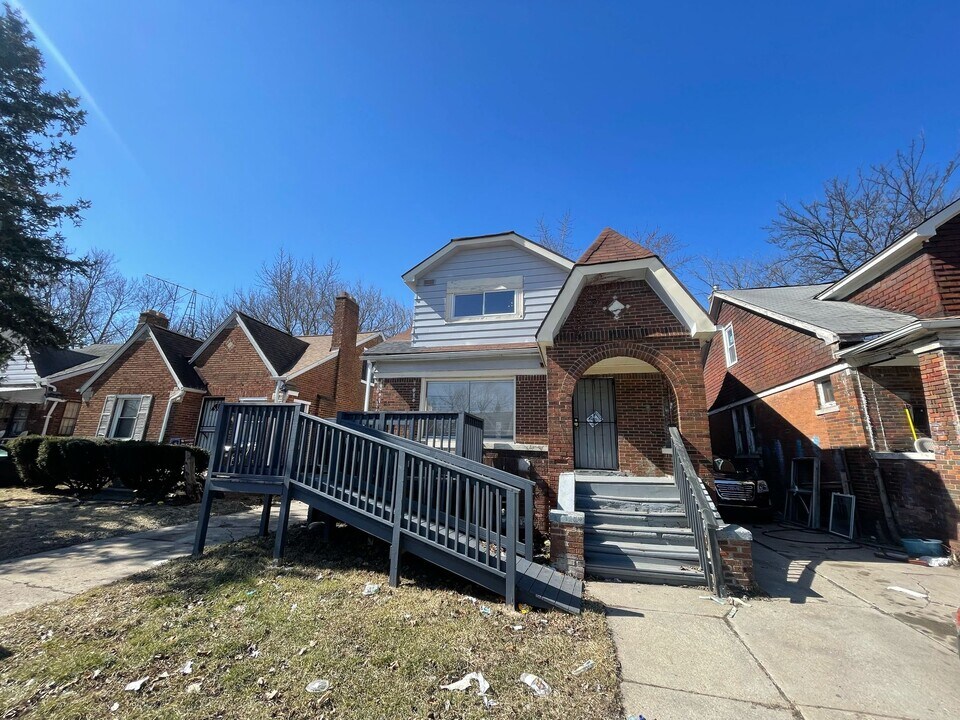 18701 Fairport St in Detroit, MI - Building Photo