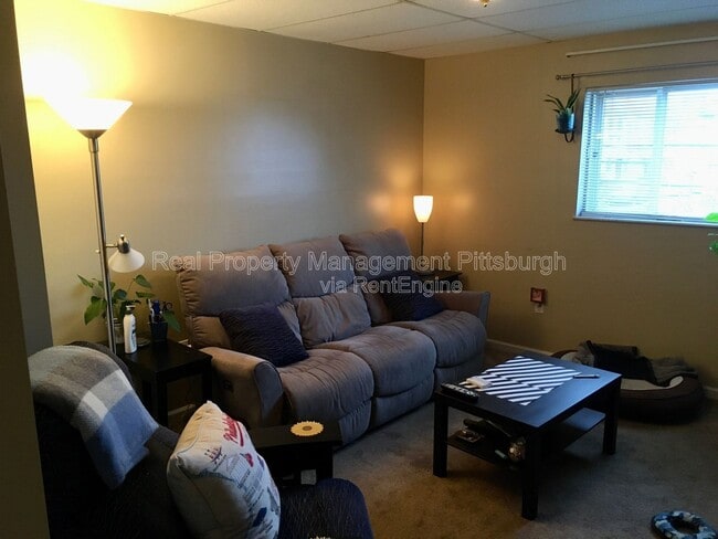 606 S Mathilda St in Pittsburgh, PA - Building Photo - Building Photo