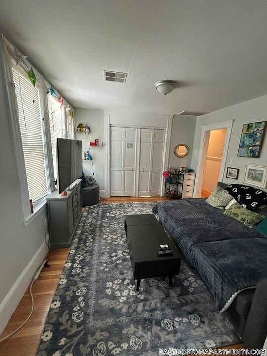 116 Gladstone St in Boston, MA - Building Photo