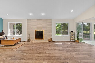 4899 Wye Oak Rd in Bloomfield Hills, MI - Building Photo - Building Photo