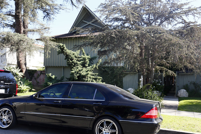 3538 Jasmine Ave in Los Angeles, CA - Foto de edificio - Building Photo