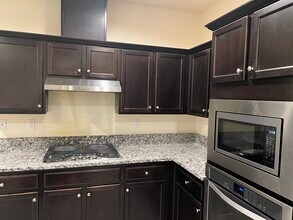 4354 Strathmore Pl, Unit Bedroom B in Merced, CA - Building Photo - Building Photo
