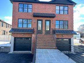 7 Victoria Ln, Unit 7a in Yonkers, NY - Foto de edificio - Building Photo