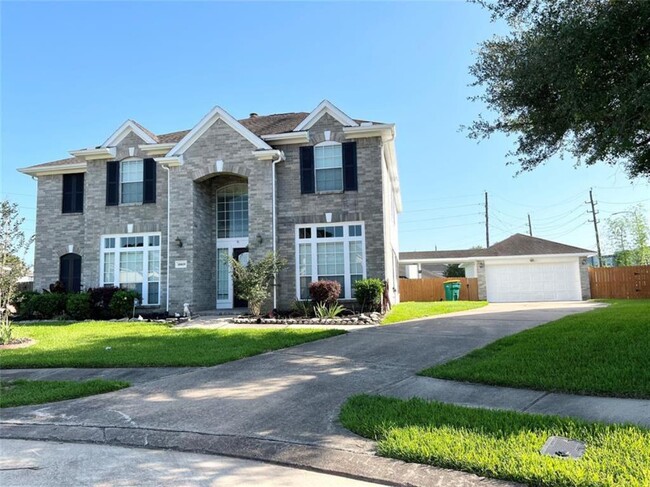 property at 18819 Harbor Key Cir