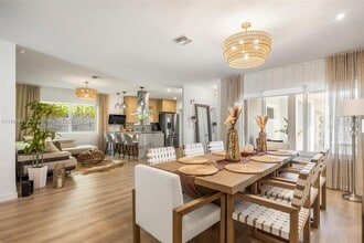 110 SW 22nd Rd in Miami, FL - Building Photo - Building Photo