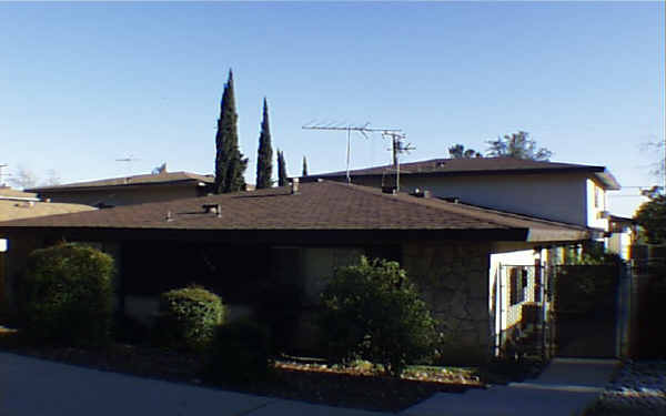 1242 W 11th St in Upland, CA - Foto de edificio - Building Photo