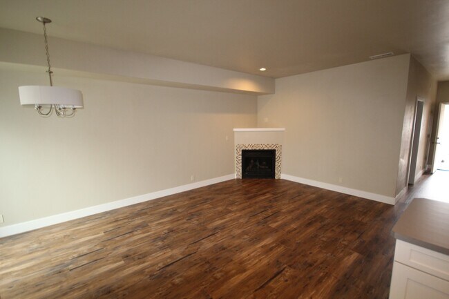 499 SE Douglas St in Bend, OR - Building Photo - Building Photo