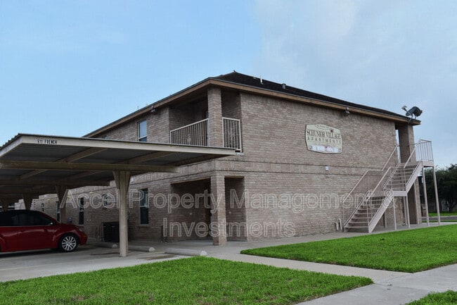811 French in Edinburg, TX - Building Photo - Building Photo