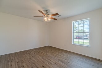 509 Brown Ave in Jourdanton, TX - Building Photo - Building Photo