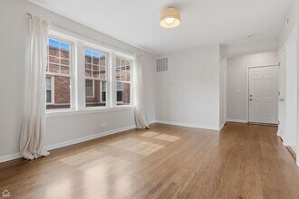 7318 N Honore St in Chicago, IL - Building Photo - Building Photo