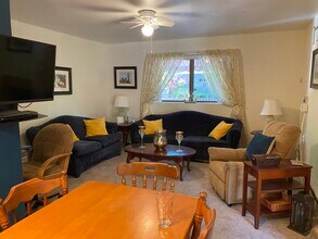 4040 St Patricks Ave, Unit 4040 St Patrick’s Ave Redding, CA 96003 in Redding, CA - Building Photo - Building Photo