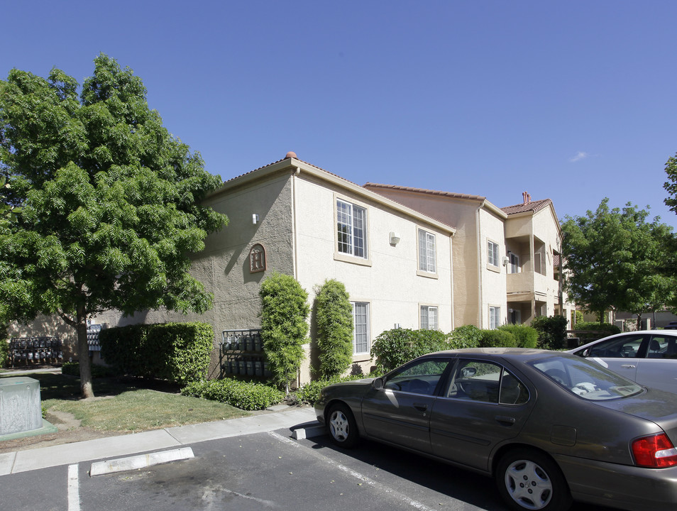 Woodmark Apartments in Woodland, CA - Building Photo