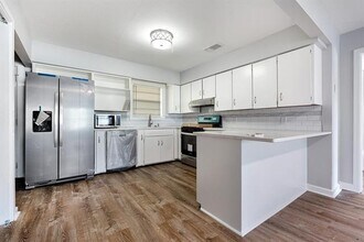 1906 N Main St in Weatherford, TX - Building Photo - Building Photo