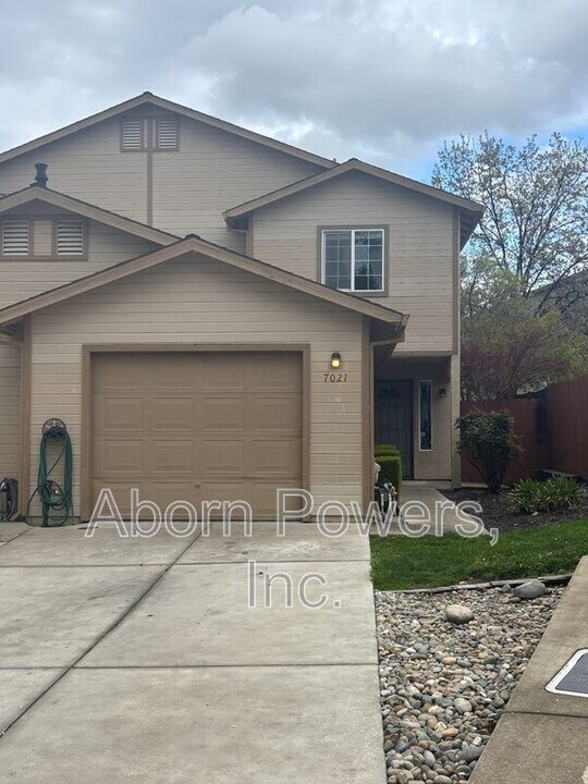 7021 Forest Hill Dr in Diamond Springs, CA - Building Photo