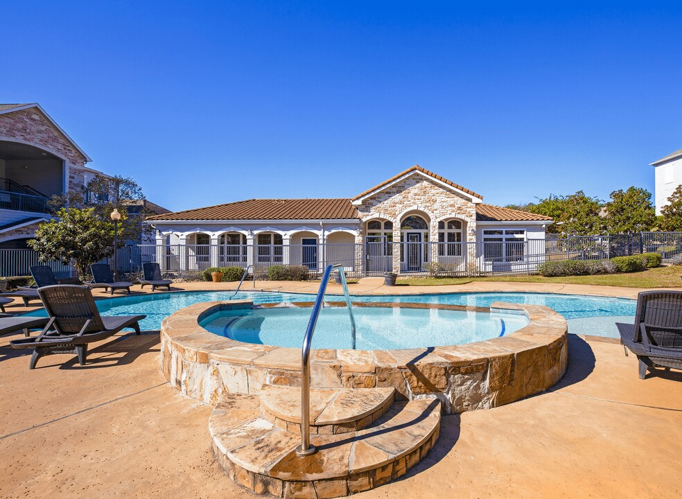 Stonebrook Apartments in Tyler, TX - Foto de edificio