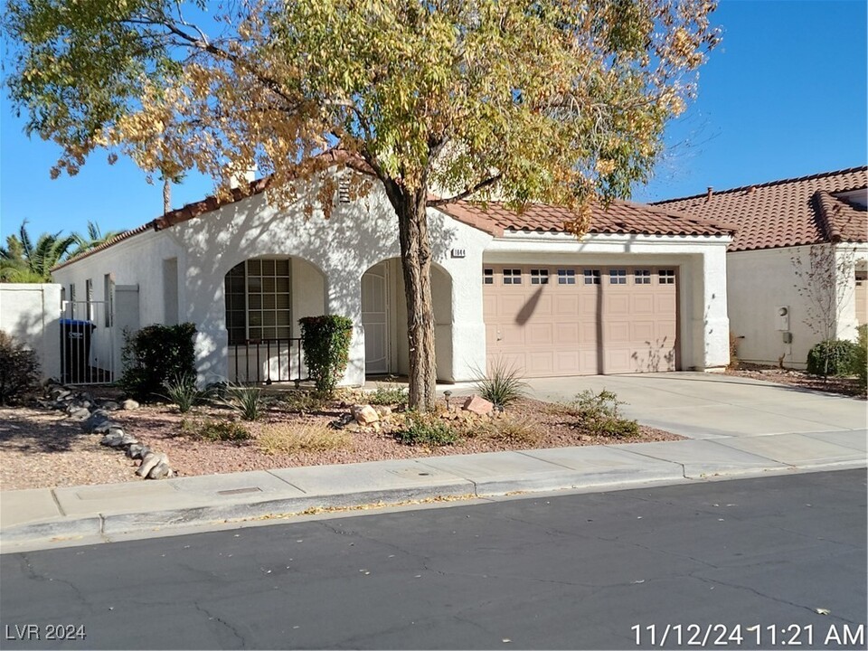 1844 Vista Pointe Ave in Henderson, NV - Building Photo