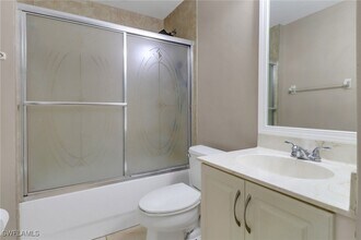 4125 20th Ave NE in Naples, FL - Foto de edificio - Building Photo