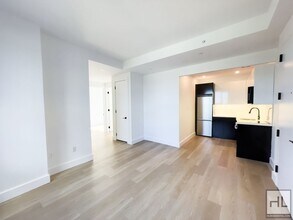 1042 President St, Unit 8B in Brooklyn, NY - Building Photo - Building Photo