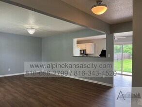8407 E 55 Terrace in Kansas City, MO - Building Photo - Building Photo