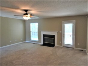 704 Pepperstone Ct in Fuquay Varina, NC - Building Photo - Building Photo
