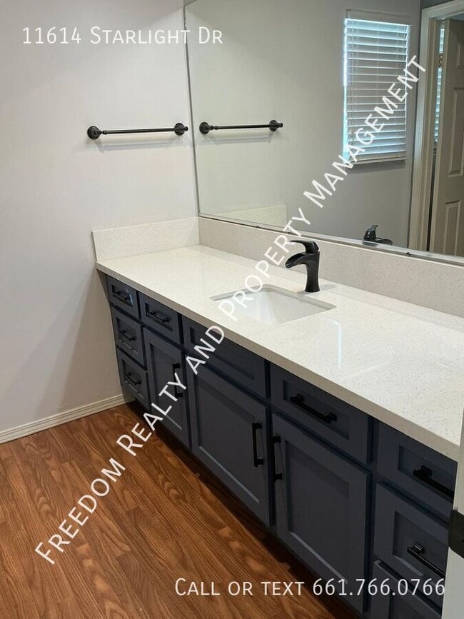 11614 Starlight Dr in Bakersfield, CA - Building Photo - Building Photo