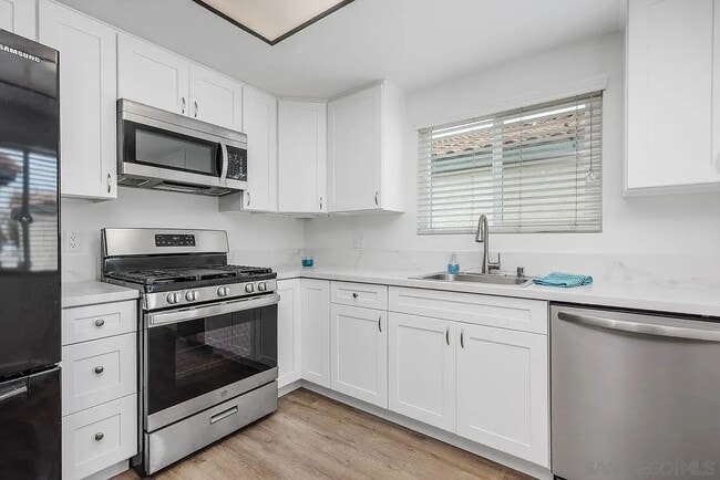 207 Carissa Dr in Oceanside, CA - Building Photo - Building Photo