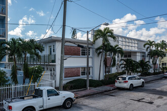 320 84th St in Miami Beach, FL - Building Photo - Primary Photo