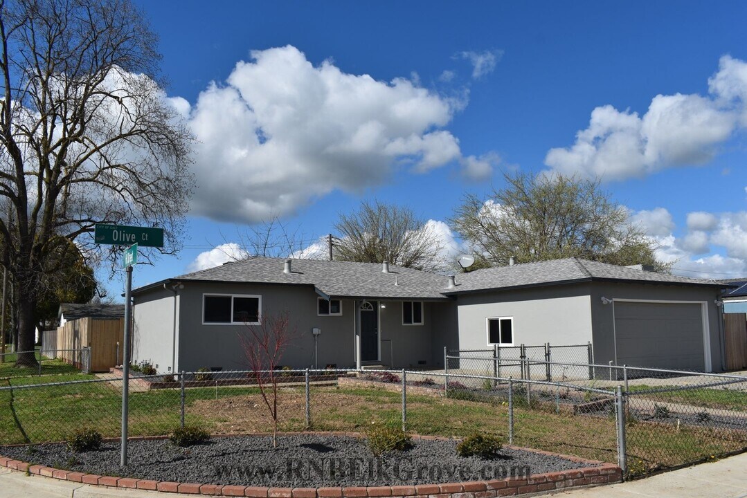 720 Olive Ct in Galt, CA - Building Photo