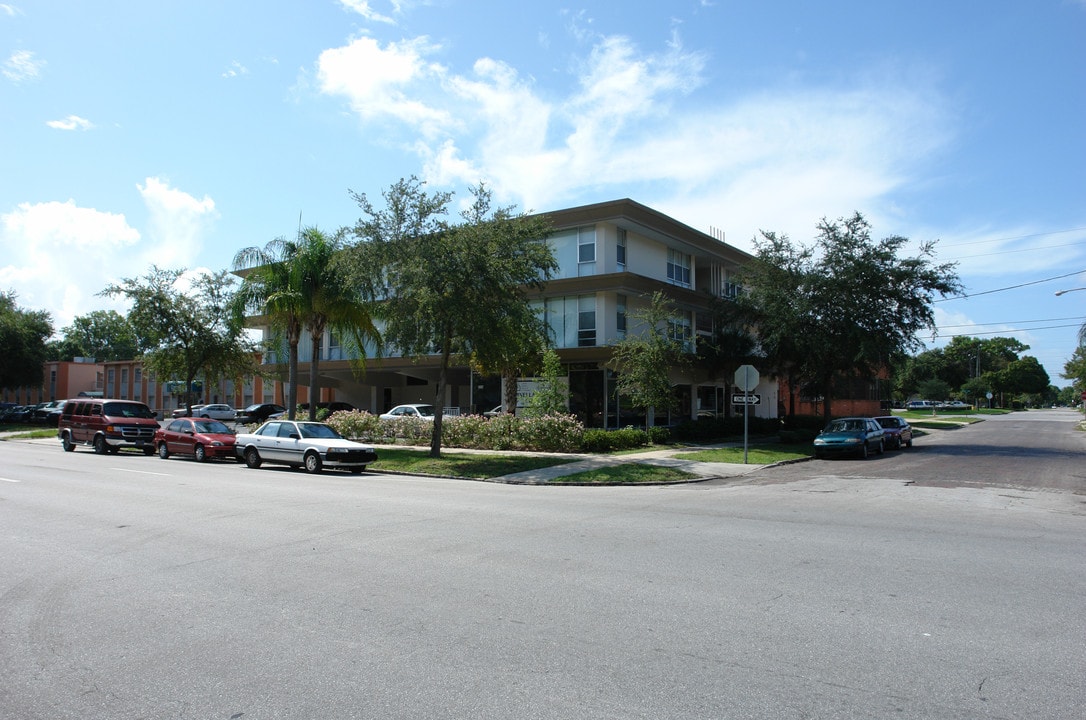 3554 1st Ave N in St. Petersburg, FL - Foto de edificio