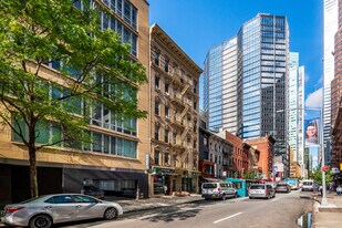 246 E 53rd St in New York, NY - Building Photo