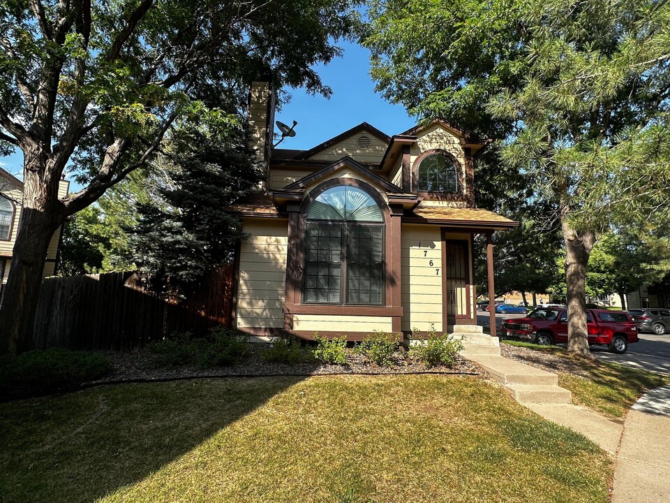 1767 S Pitkin Cir in Aurora, CO - Building Photo