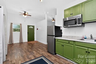 1954 Garibaldi Ave in Charlotte, NC - Building Photo - Building Photo
