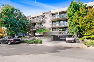 727 Westbourne in West Hollywood, CA - Building Photo - Building Photo