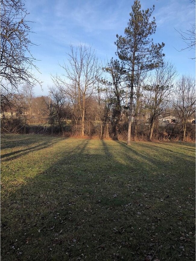 property at 3156 S Center Rd