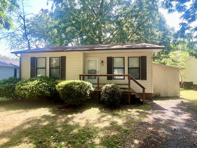 property at 1306 Queen Ann St
