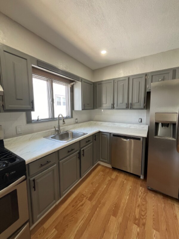 10 Ferry St, Unit 2 in Everett, MA - Building Photo - Building Photo