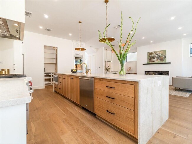 507 Deep Eddy Ave in Austin, TX - Building Photo - Building Photo