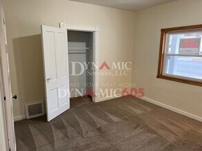 811 S Summit Ave in Sioux Falls, SD - Building Photo - Building Photo