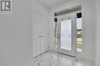 2305 Goldhawk Dr in Ottawa, ON - Building Photo - Building Photo