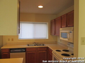 7511 Longing Trail in San Antonio, TX - Building Photo - Building Photo