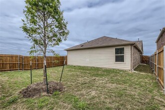 9120 Flowering Dogwood Ln in McKinney, TX - Foto de edificio - Building Photo