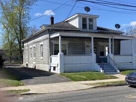 9 Cherry St, Unit 2 in East Hartford, CT - Building Photo